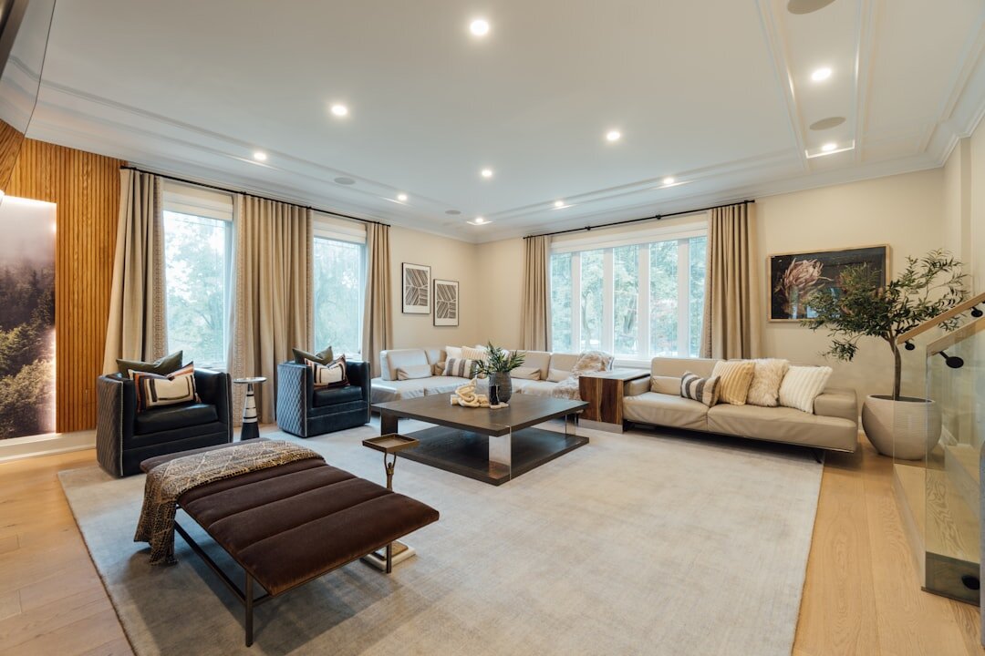 hollywood mansion living room