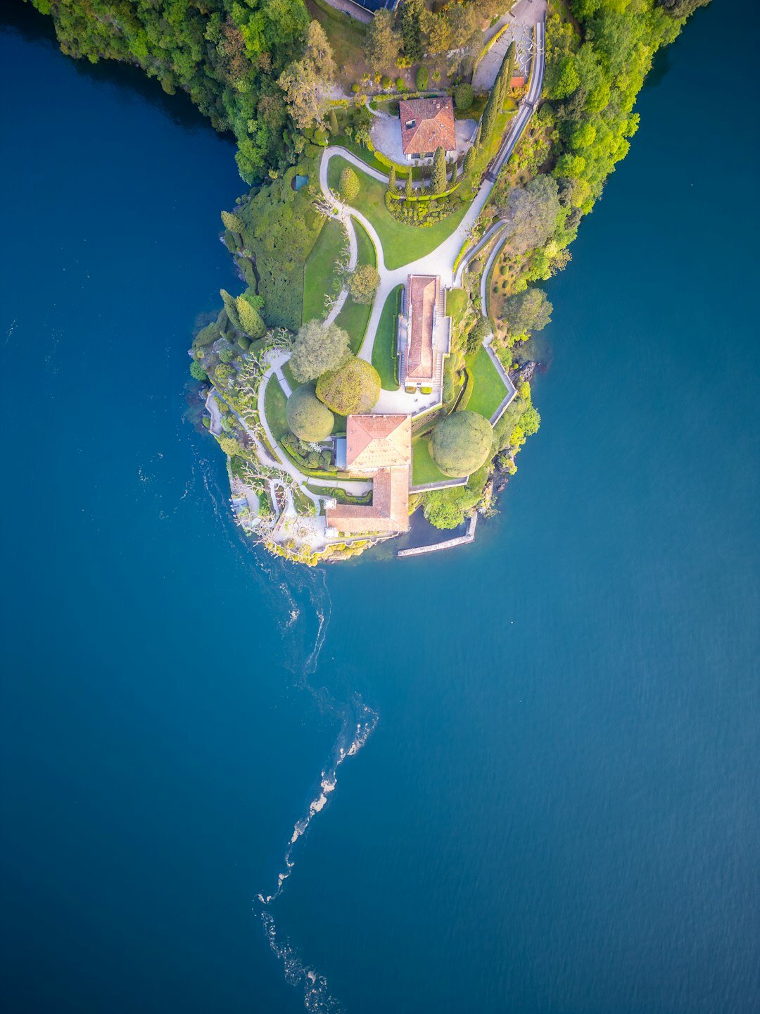 european luxury villa garden